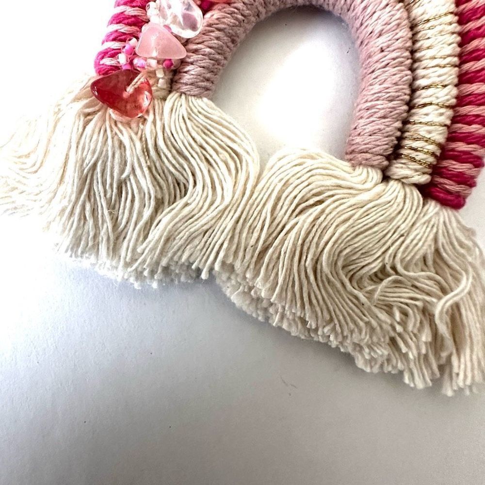 Pink macrame rainbow keychain - Picture 5 of 7